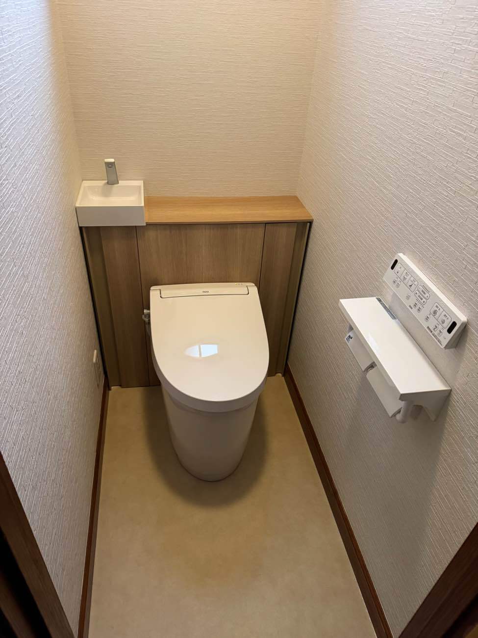 トイレリフォームで明るく快適な空間に｜落ち着いたデザインへ一新